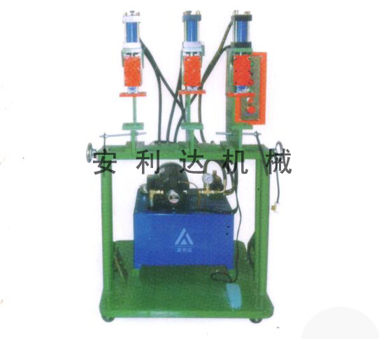 Punching machine for suitcase and bag