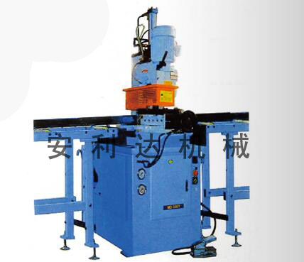 Semi automatic sliding to feed type circular saw machine