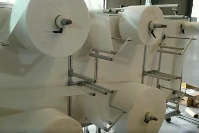 全自動(dòng)KN95口罩機(jī)2